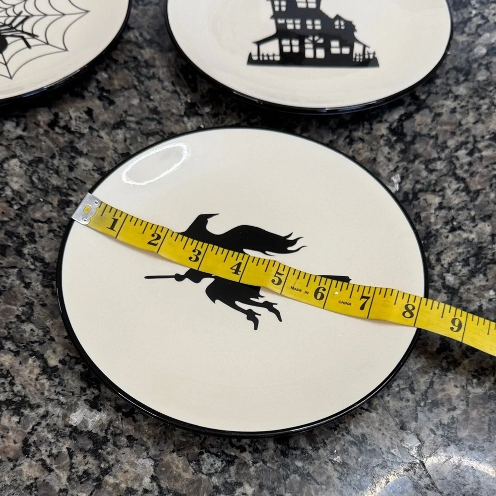 4 Halloween Themed Plates 8 inch NEW